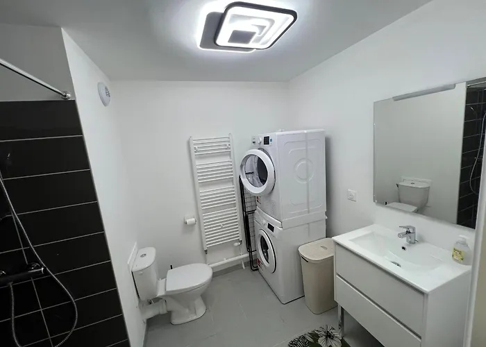 Апартаменты Escapade A Sainte-cecile 2 Chambres, Balcon, A 50m